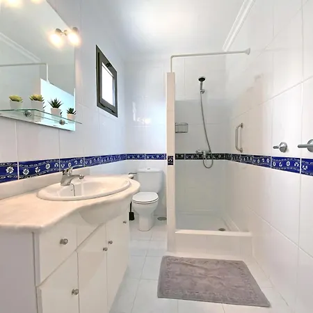 빌라 Private Pool And 7 Min Walk To Beach, Bars & Dining 플라야블랑카